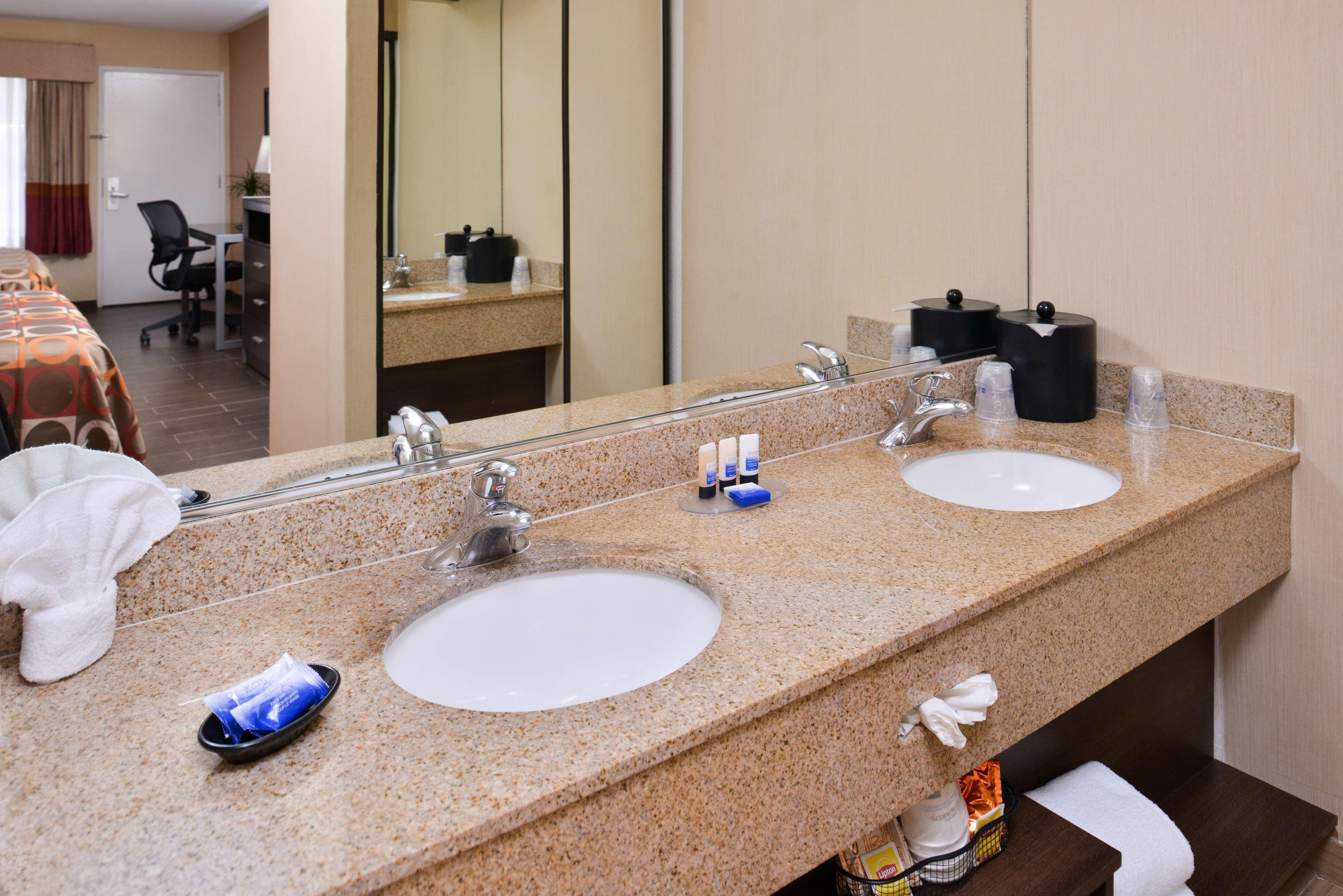 Best Western Plus Raffles Inn & Suites Anaheim Dış mekan fotoğraf