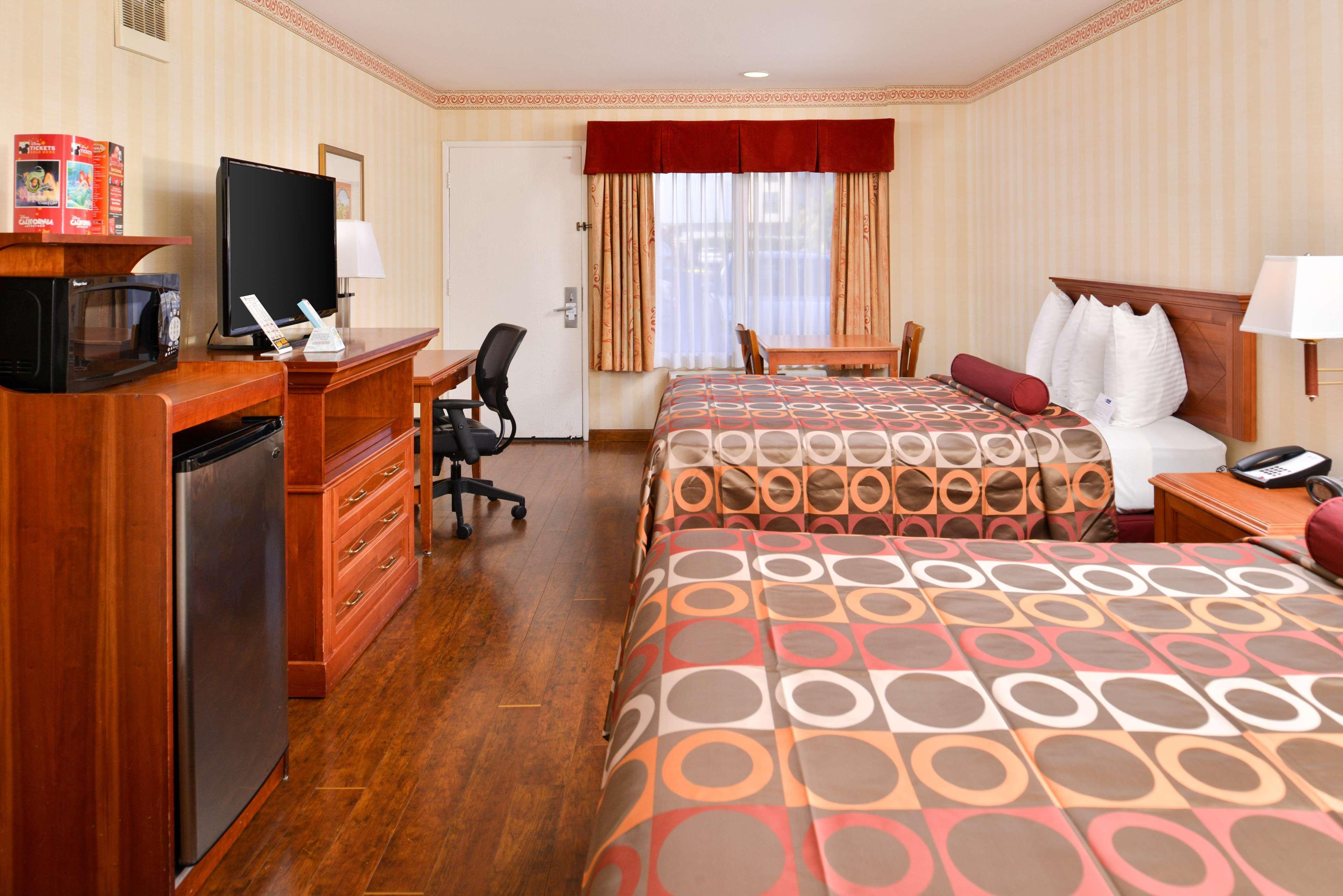 Best Western Plus Raffles Inn & Suites Anaheim Dış mekan fotoğraf