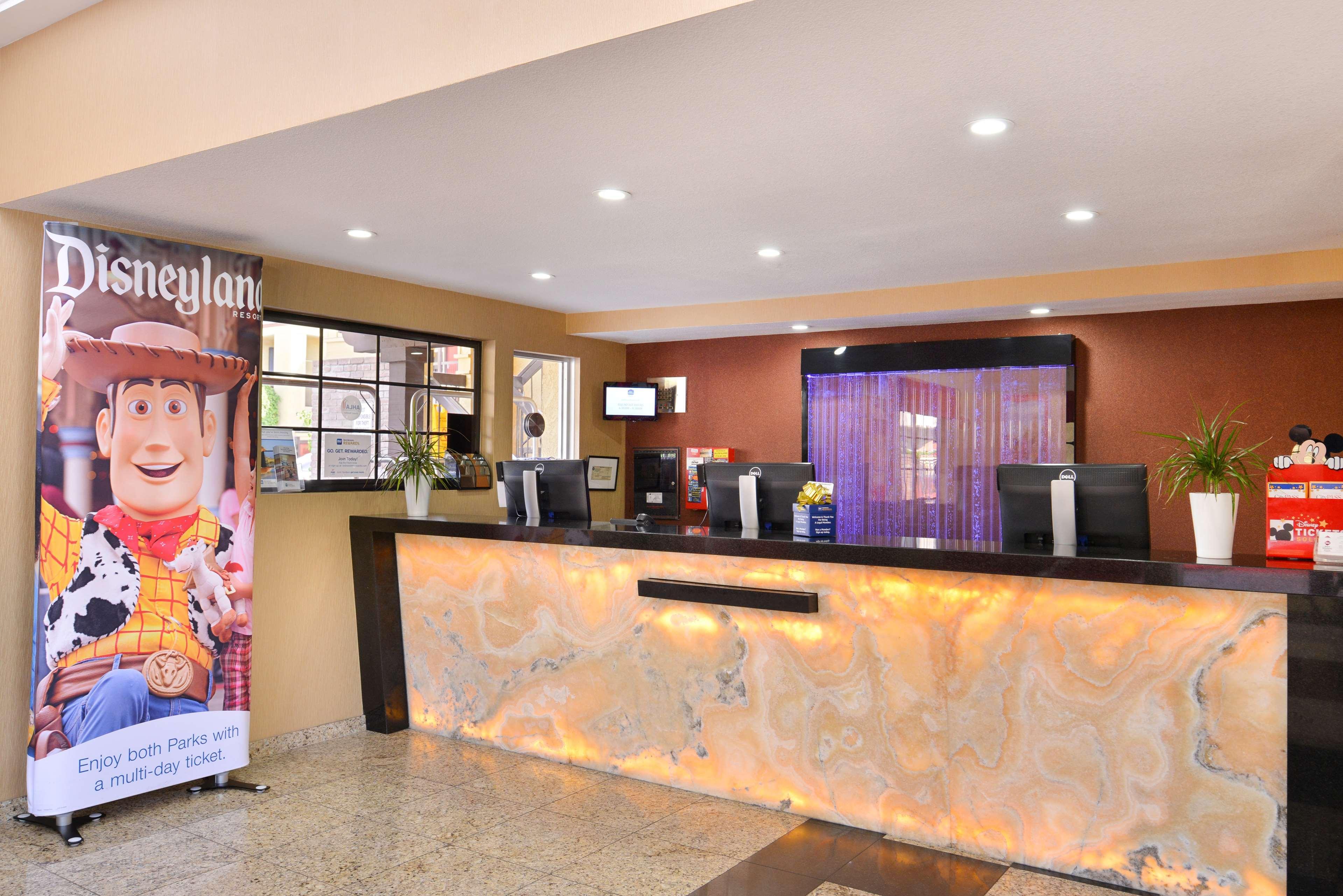 Best Western Plus Raffles Inn & Suites Anaheim Dış mekan fotoğraf