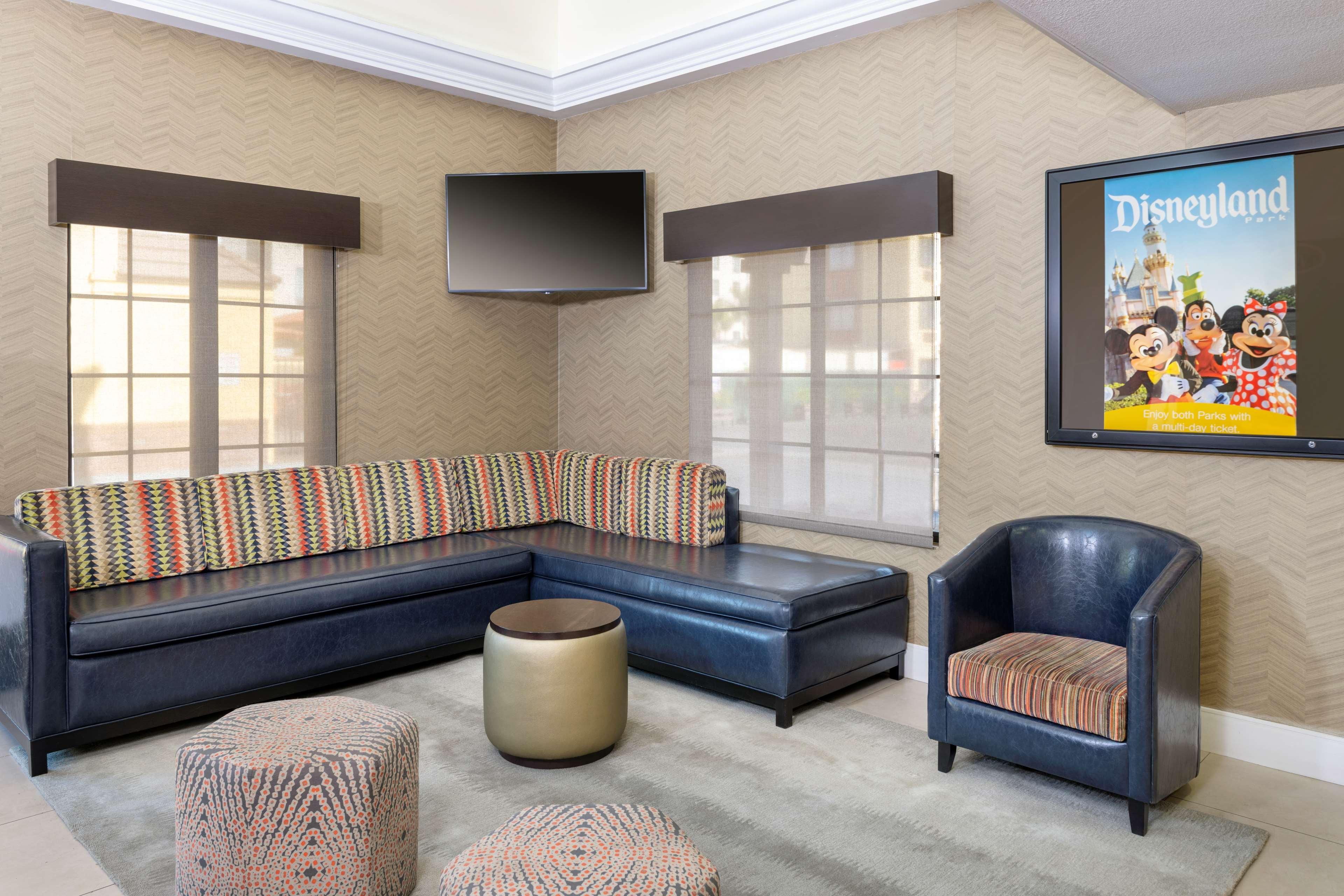 Best Western Plus Raffles Inn & Suites Anaheim Dış mekan fotoğraf